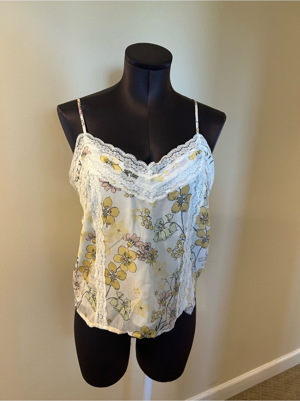 Forever 21 White Floral Lace Trim Camisole with Yellow Flowers size S